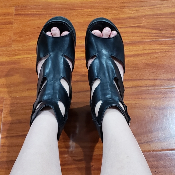 Boots Black High Wedge Size 6 - Picture 1 of 5